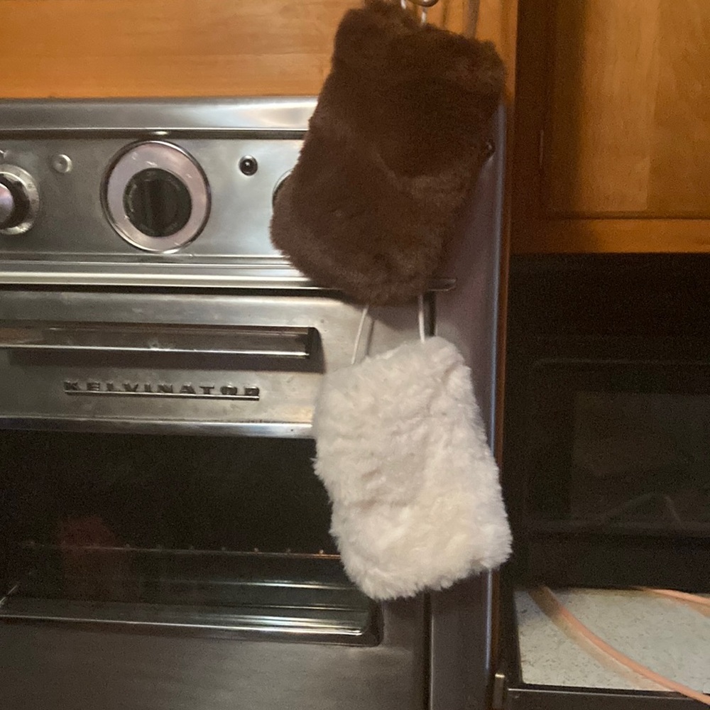 Sm size fur purse or phone Carrier
